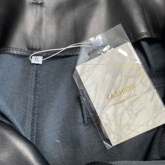 Black Leather Women Shorts - Picture 8 of 9